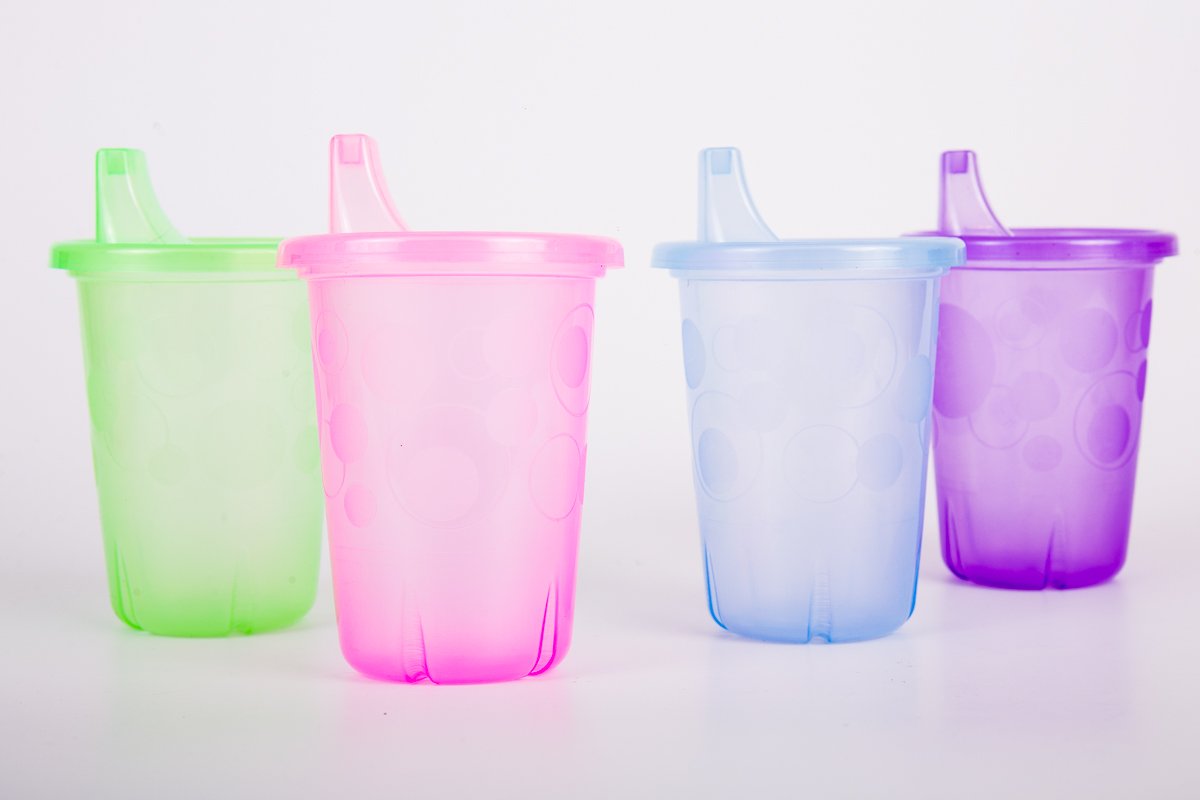 456 - Vaso translúcido con pico